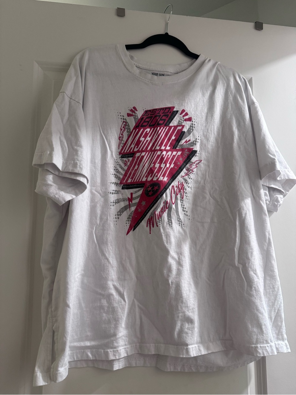 White Short-Sleeve Nashville Tennessee Graphic Tee with Pink and Gray Print